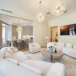 شقة Avenue Montaigne - Champs Elysees