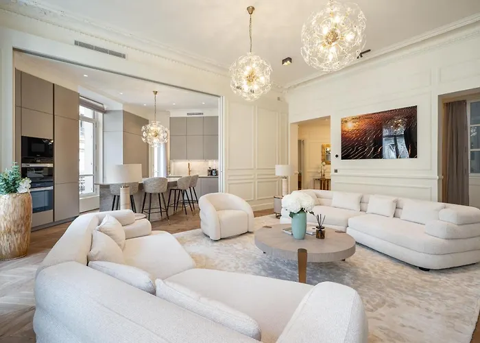 Apartment Avenue Montaigne - Champs Elysees