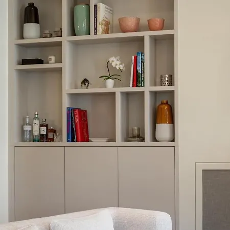 Apartment Avenue Montaigne - Champs Elysees *