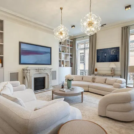 Avenue Montaigne - Champs Elysees 아파트 *
