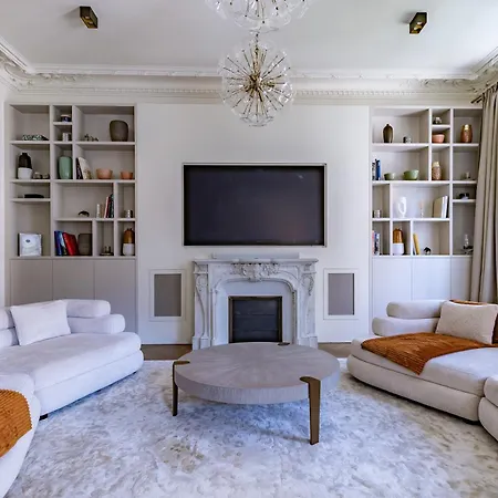 Avenue Montaigne - Champs Elysees 아파트