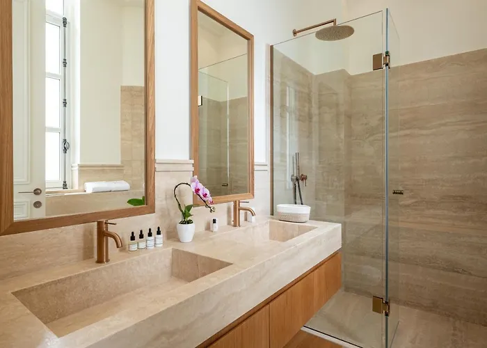 Avenue Montaigne - Champs Elysees פריז