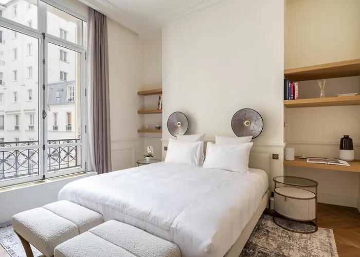 דירה Avenue Montaigne - Champs Elysees פריז