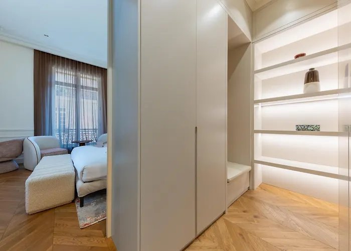 דירה Avenue Montaigne - Champs Elysees פריז