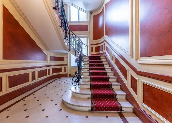 Avenue Montaigne - Champs Elysees דירה