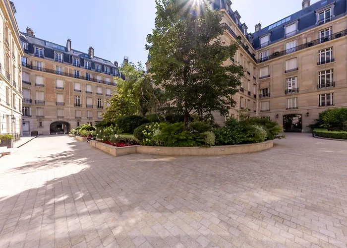 Avenue Montaigne - Champs Elysees דירה