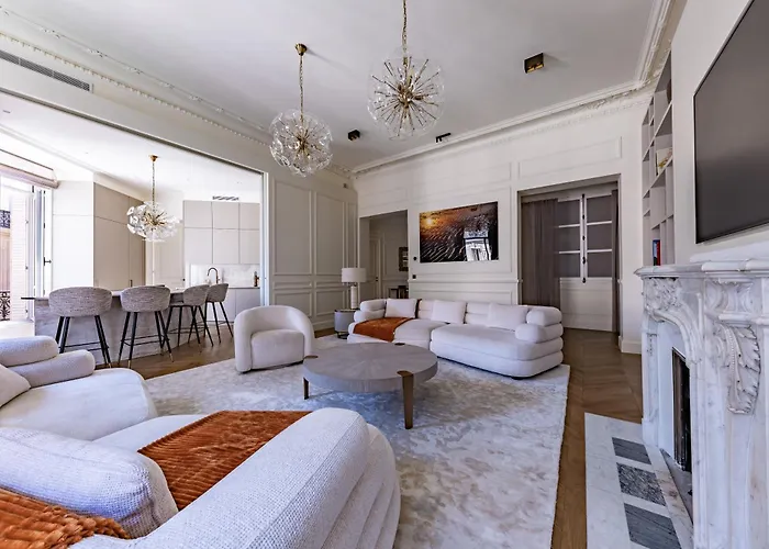 דירה Avenue Montaigne - Champs Elysees פריז