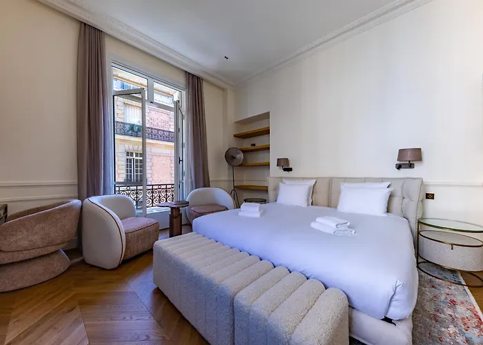 דירה Avenue Montaigne - Champs Elysees