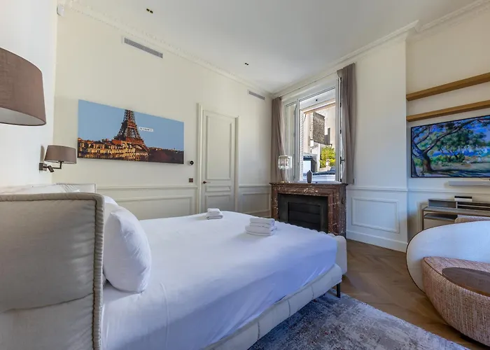 Avenue Montaigne - Champs Elysees דירה *