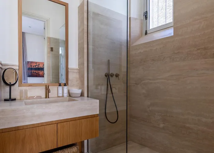 Avenue Montaigne - Champs Elysees דירה פריז