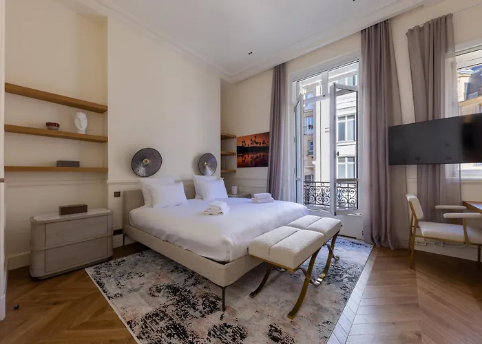 דירה Avenue Montaigne - Champs Elysees