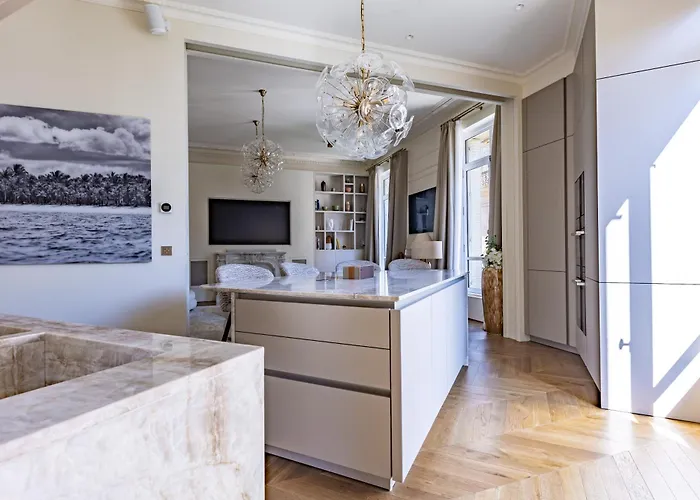 Avenue Montaigne - Champs Elysees דירה *