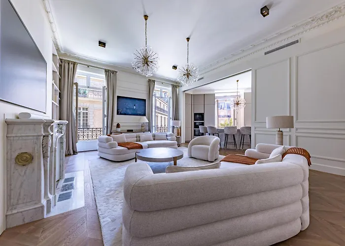 Avenue Montaigne - Champs Elysees *