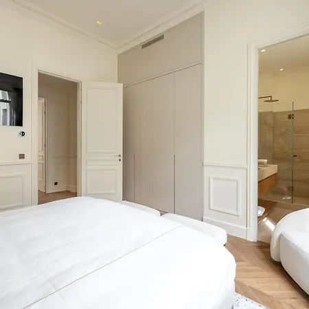 Апартаменты Avenue Montaigne - Champs Elysees