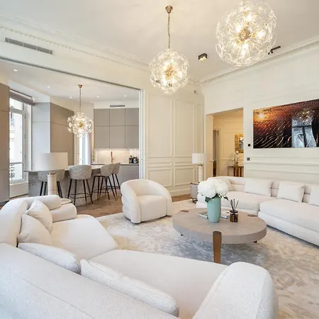 Апартаменты Avenue Montaigne - Champs Elysees