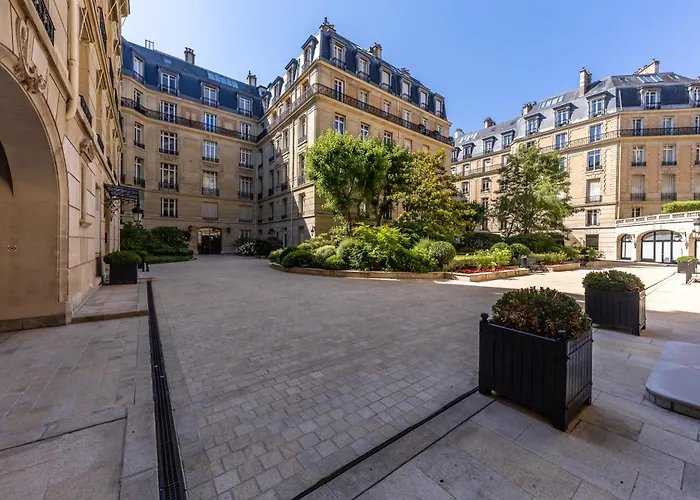 Avenue Montaigne - Champs Elysees Lejlighed Paris